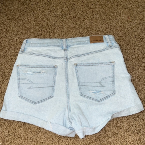 mom short, stretch , size 4 american eagle jean shorts - Picture 2 of 2
